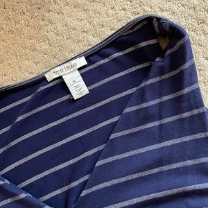 WHBM cold should top- Size Large XL Blue/Silver